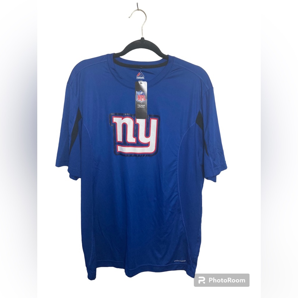 New York Giants blue short sleeve active tee. Large